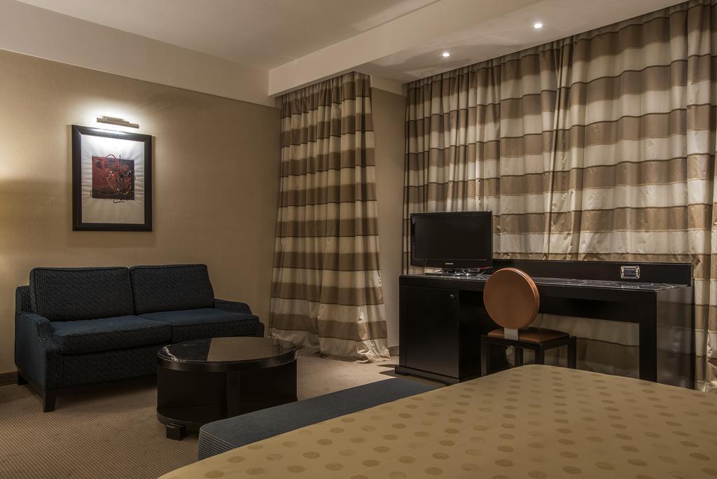 Ergife Palace Hotel Rome Exterior photo